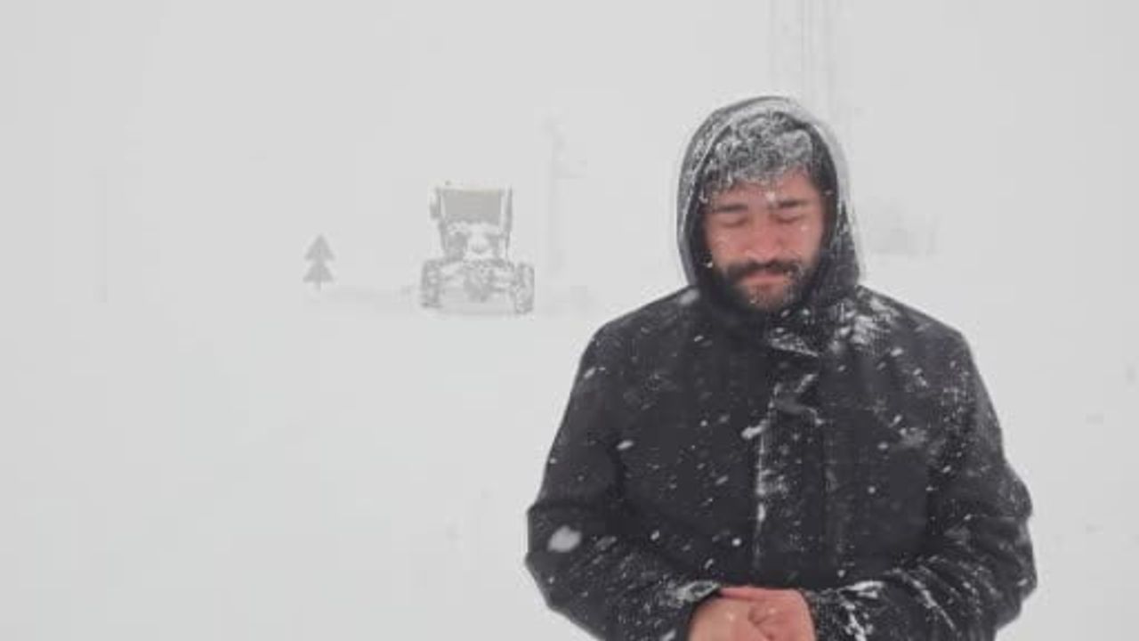 Muş'ta Gazeteciler Karla Mücadelede Önemli Rol Oynadı