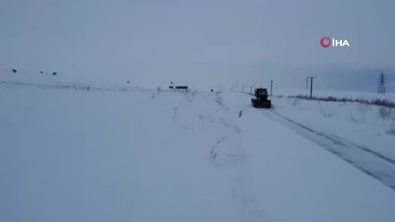 Muş'ta Yoğun Kar Yağışı 345 Köy Yolunu Kapatmayı Başardı