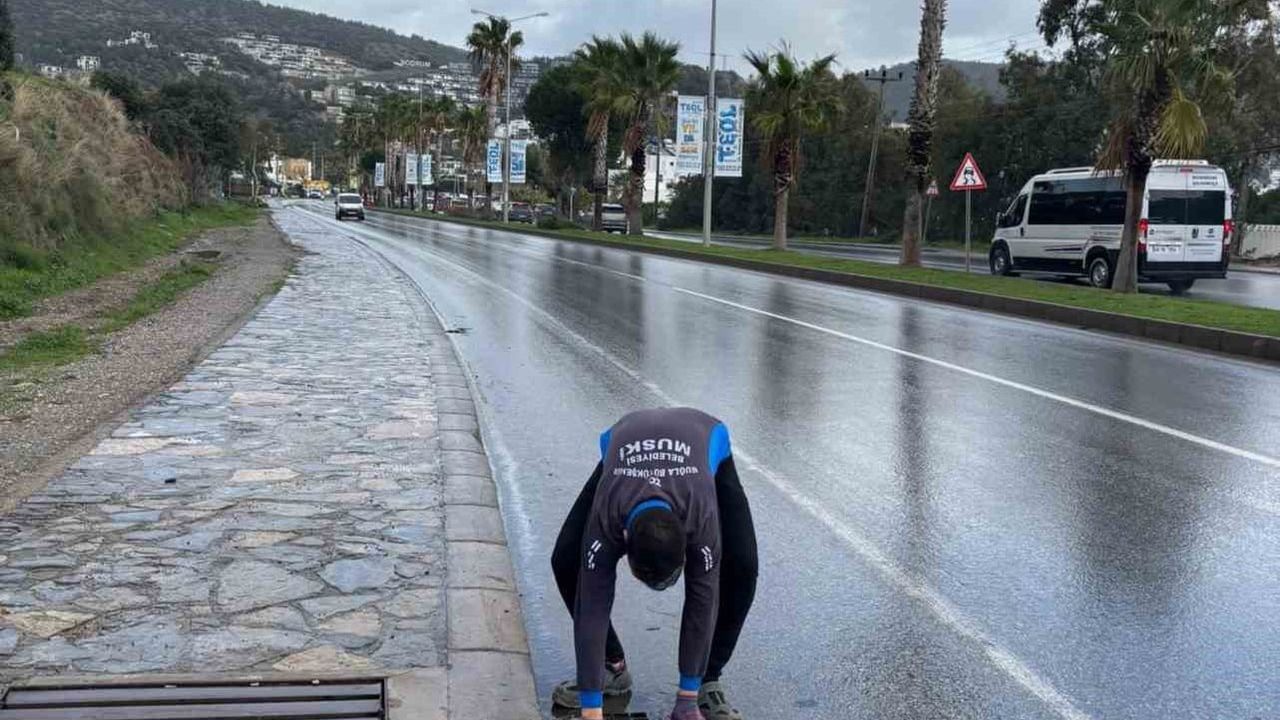 MUSKİ Ekipleri 24 Saat Yağmur Mesaisinde