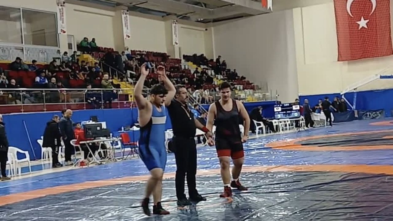 Mustafa Can Düzgün Türkiye Şampiyonası'na Katılma Hakkı Kazandı