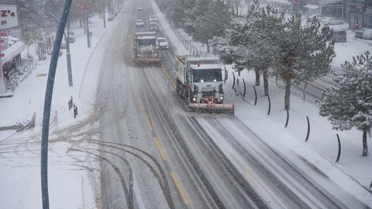 Niğde'de 24 Saat Karla Mücadele