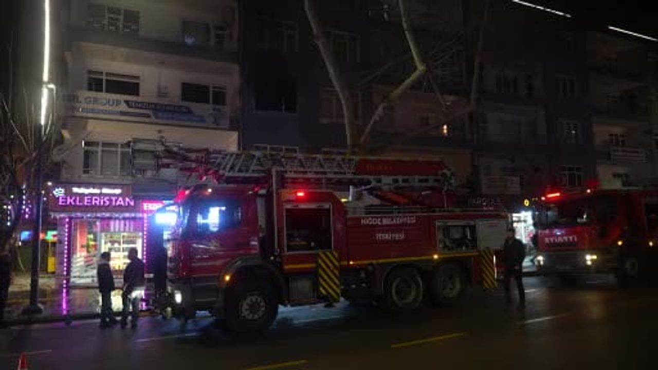Niğde'de Apartman Ofisinde Yangın Çıktı