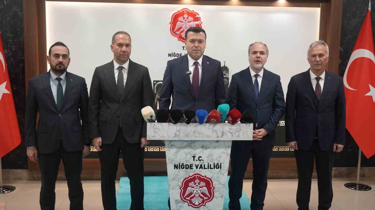 Niğde'nin Yeni Valisi Nedim Akmeşe Görevine Başladı