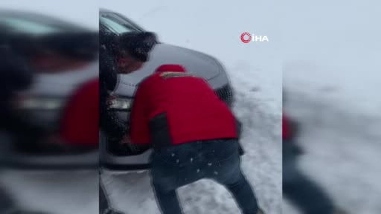 Off-Road Ekibi, Yolda Mahsur Kalan Sürücüyü Kurtardı