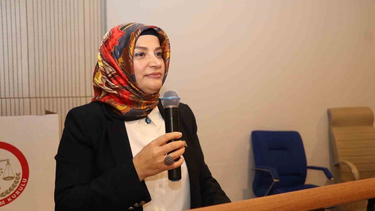 Oltu'da Kadın Esnaf Başkanı Yeniden Seçildi