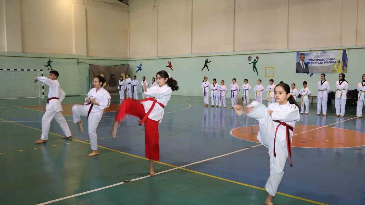Oltu'da Taekwondo Kuşak Sınavı Coşkusu