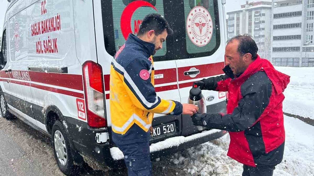 Onikişubat Belediyesi'nden Soğuk Kışa Karşı Sıcak İkramlar