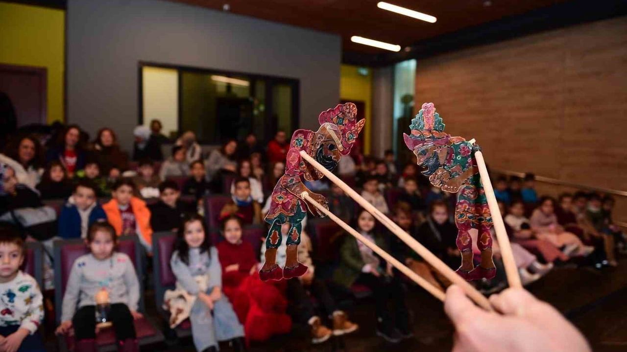 Osmangazi’de Geleneksel Karagöz Oyunu Çocuklarla Buluştu