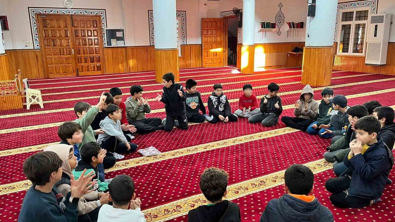 Osmaniye'de Gençlerden Gazze'ye Anlamlı Bağış