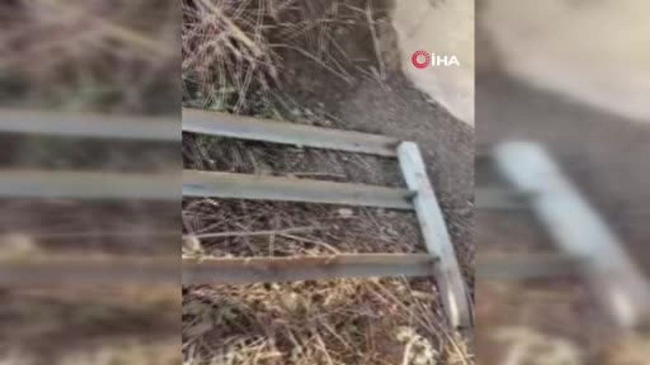 Osmaniye'de Turp Yüklü Kamyon Dereye Devrildi