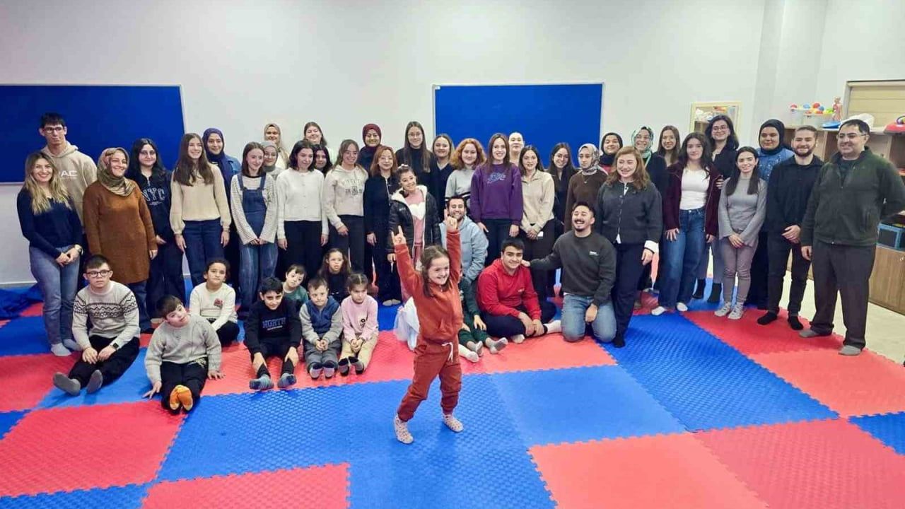 Özel Eğitim Öğrencileri Oyunla Öğrenmenin Keyfini Çıkardı