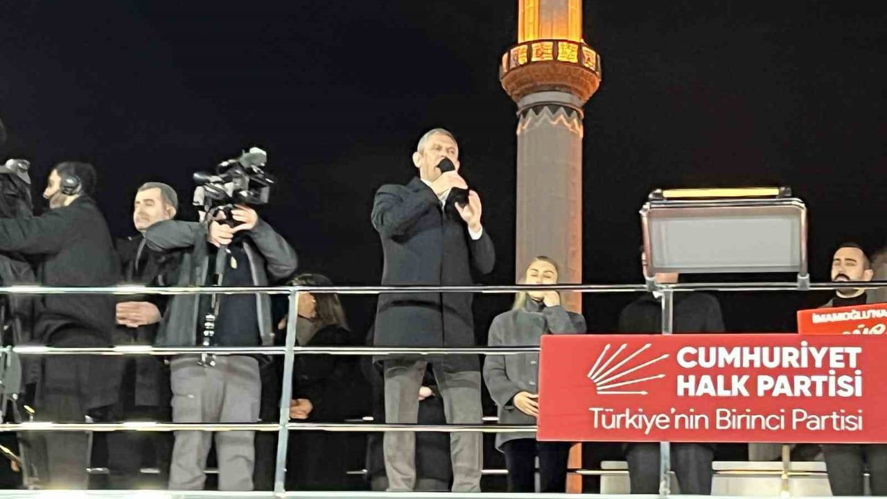 Özgür Özel Bağcılar'da Miting Düzenledi