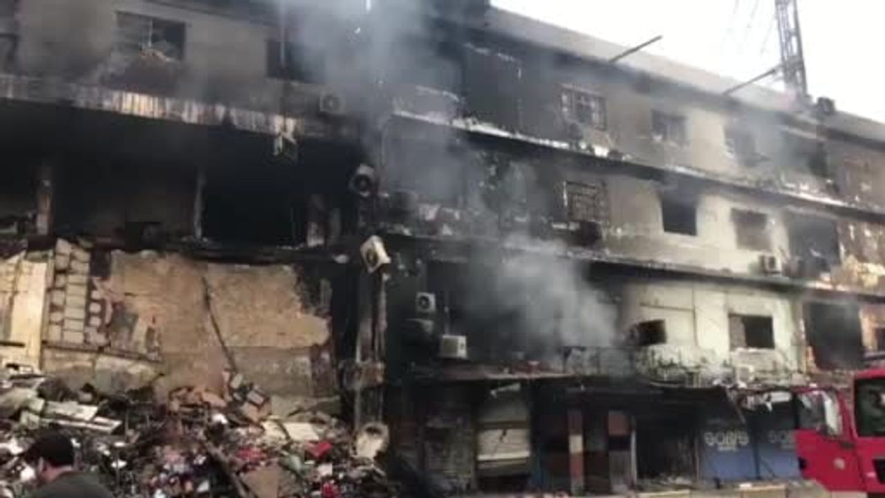 Pakistan'daki AVM Yangınının Can Kaybı 14'e Yükseldi