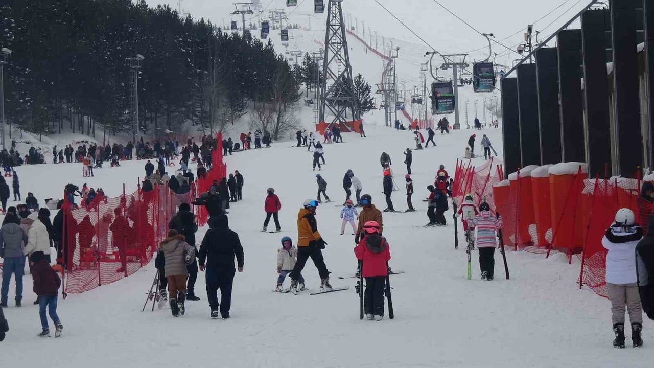 Palandöken’de Kayak Sezonu Tüm Hızıyla Devam Ediyor