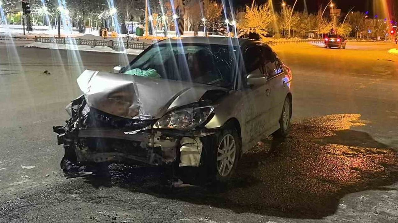 Palandöken'de Trafik Kazası: 4 Yaralı