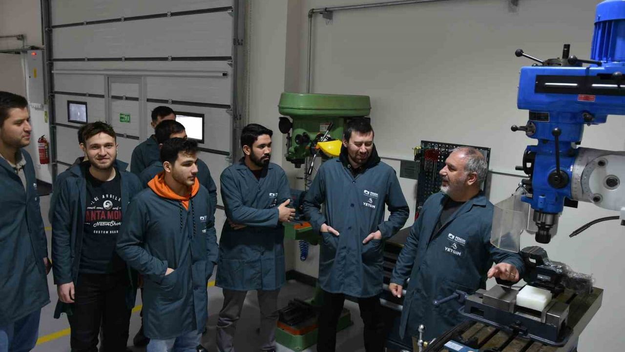 Pendik'te 380 Genç İş Hayatına Katıldı