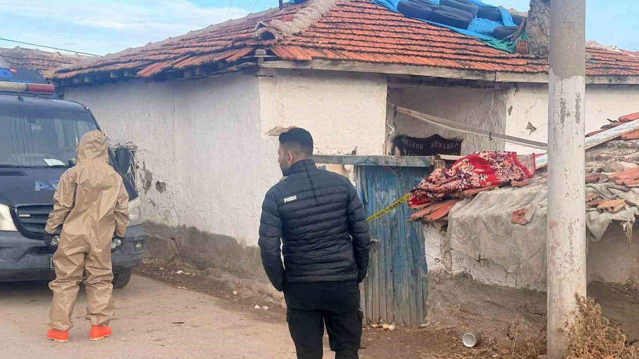 Polatlı'da Boya Katkı Maddesi İle Zehirlenme Olayı: 3 Tarım İşçisi ve Bir Bebek Ağır Yaralı