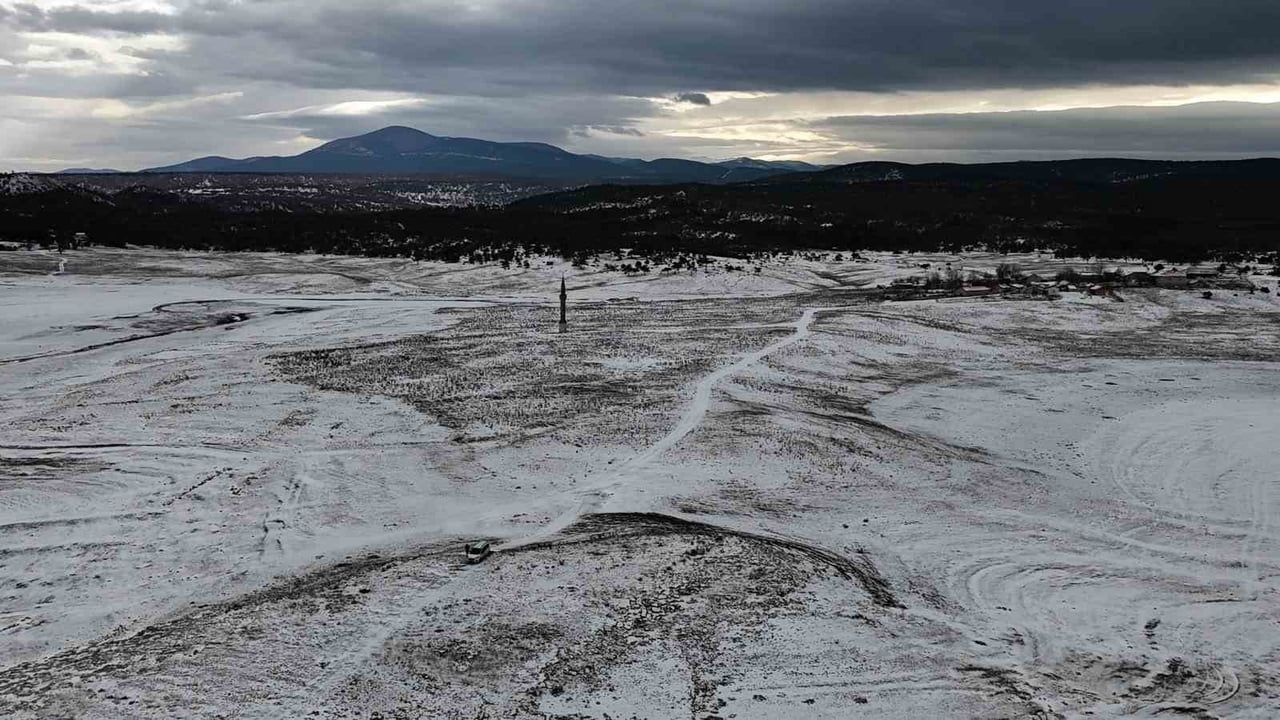 Porsuk Barajı'ndaki Su Seviyesindeki Düşüş Endişe Yaratıyor