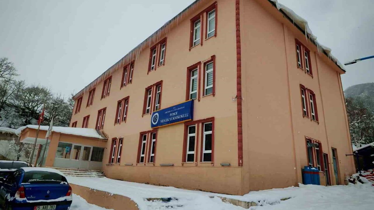 Posof Meslek Yüksekokulu'na Yeni Müdür Atandı