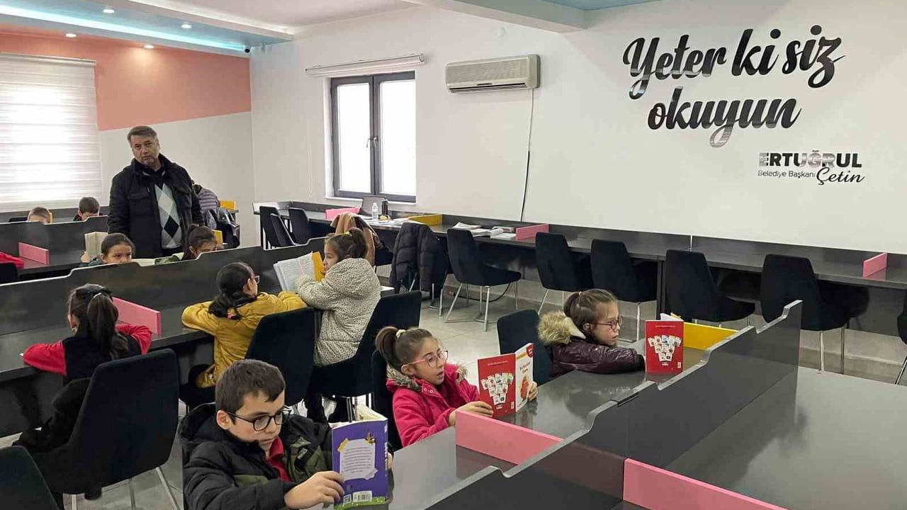 Pursaklar Belediyesi'nden Öğrencilere Kitap Okuma Etkinliği