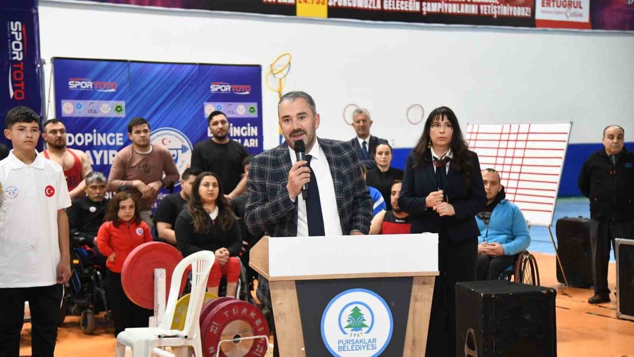 Pursaklar'da Engelli Sporcular Türkiye Halter Şampiyonası