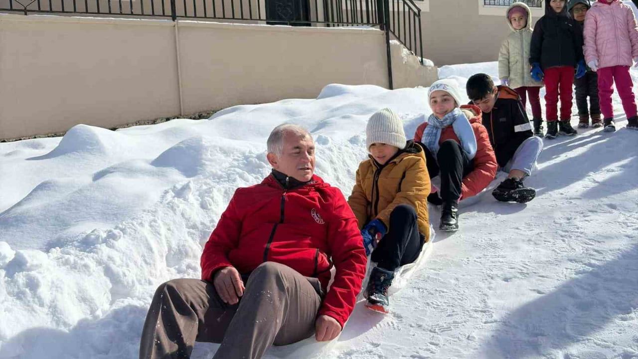 Pütürge'de Kış Kulübü Etkinliği: Eğlence ve Sucuk Keyfi