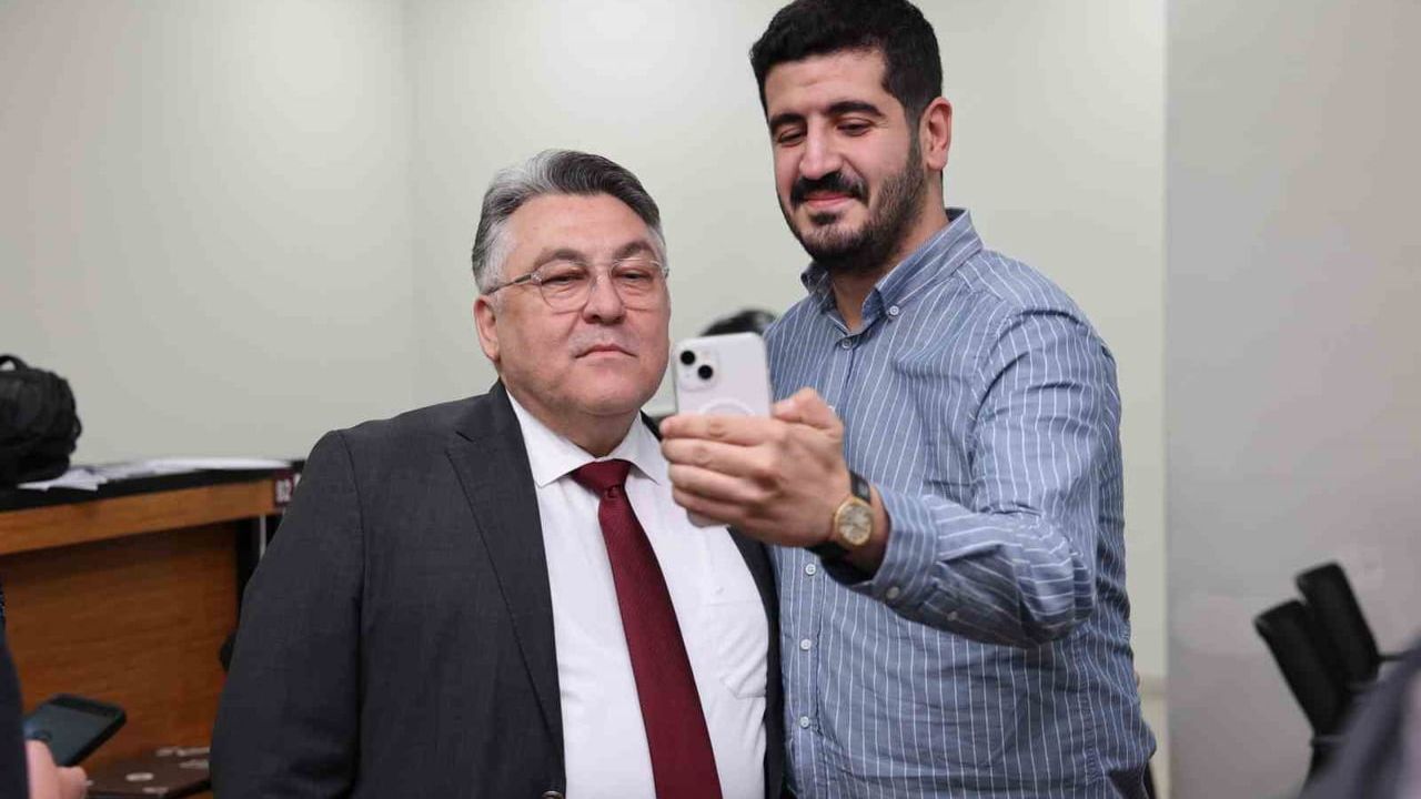 Rektör Özölçer'den Öğrencilere Moral Desteği