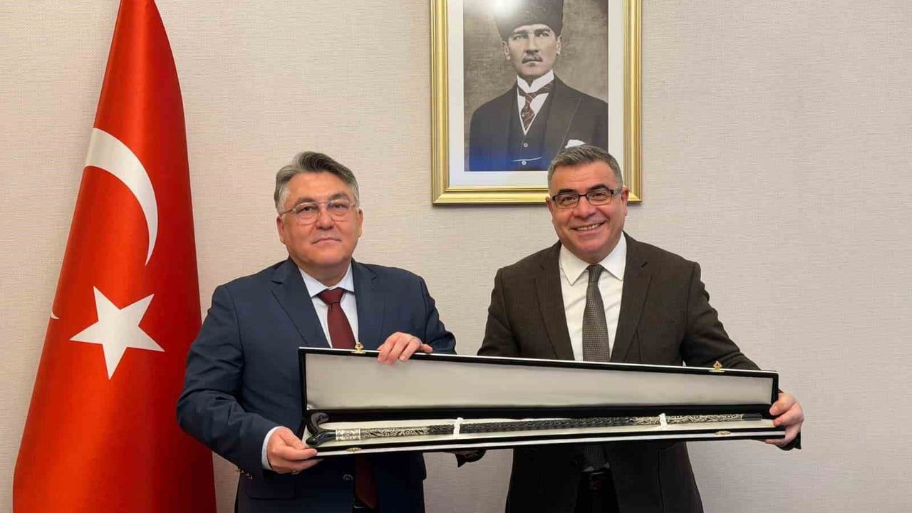 Rektör Özölçer, İçişleri Bakanı Başdanışmanı Yolcu’yu Ziyaret Etti