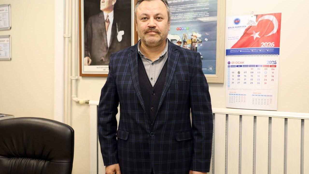 Ressam Çift, Bakan Kurum’un Portresini Halıya İşledi