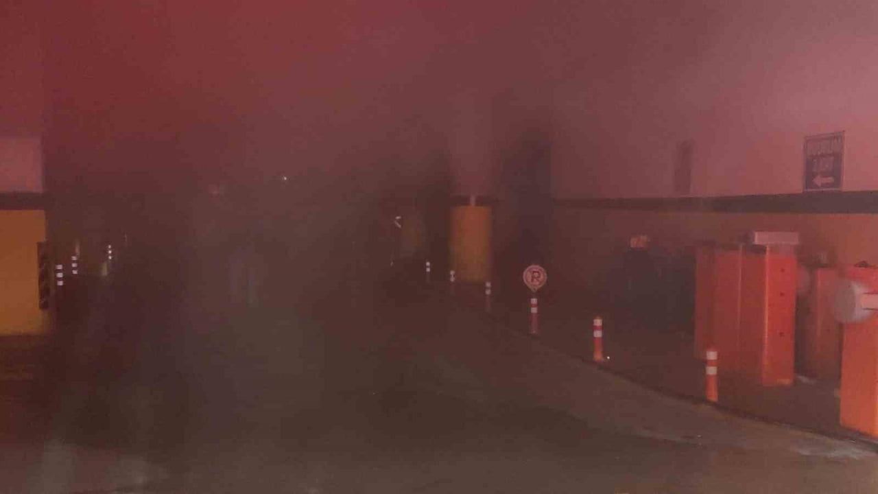 Rize Kent Meydanı'nda Elektrik Trafosu Yangını