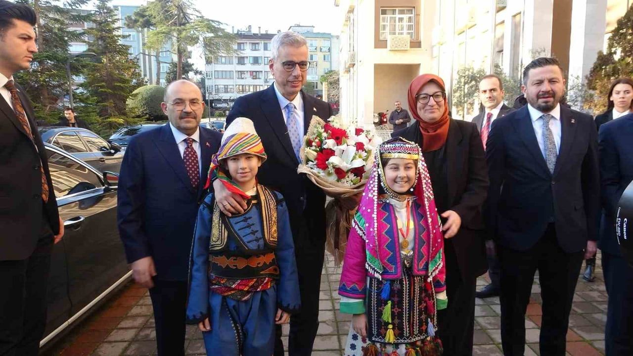Sağlık Bakanı Memişoğlu: Sağlıklı Bir Toplum İçin Mücadele
