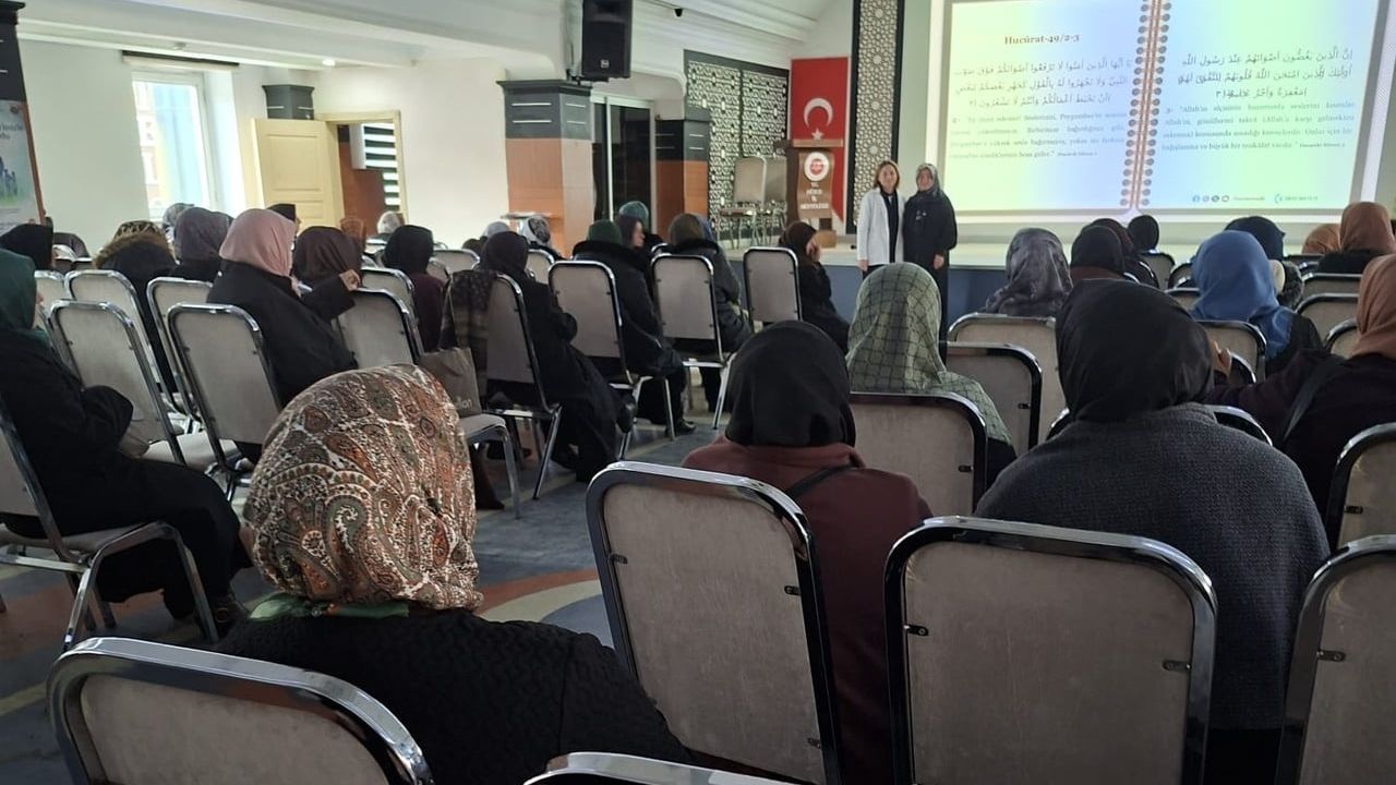 Sağlıklı Menopoz Okulu Eğitimleri Başladı