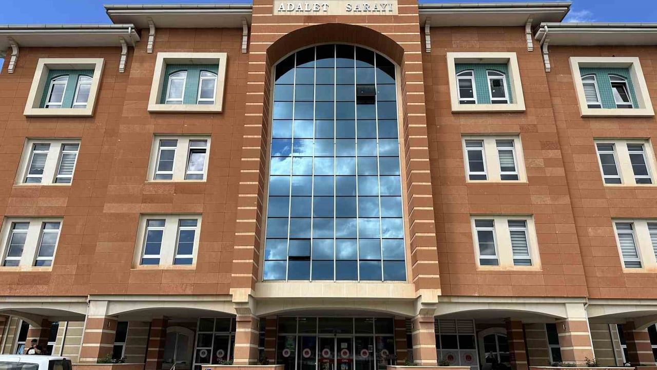 Sahte Avukat Dolandırıcılığı Davasında Hapis Cezası