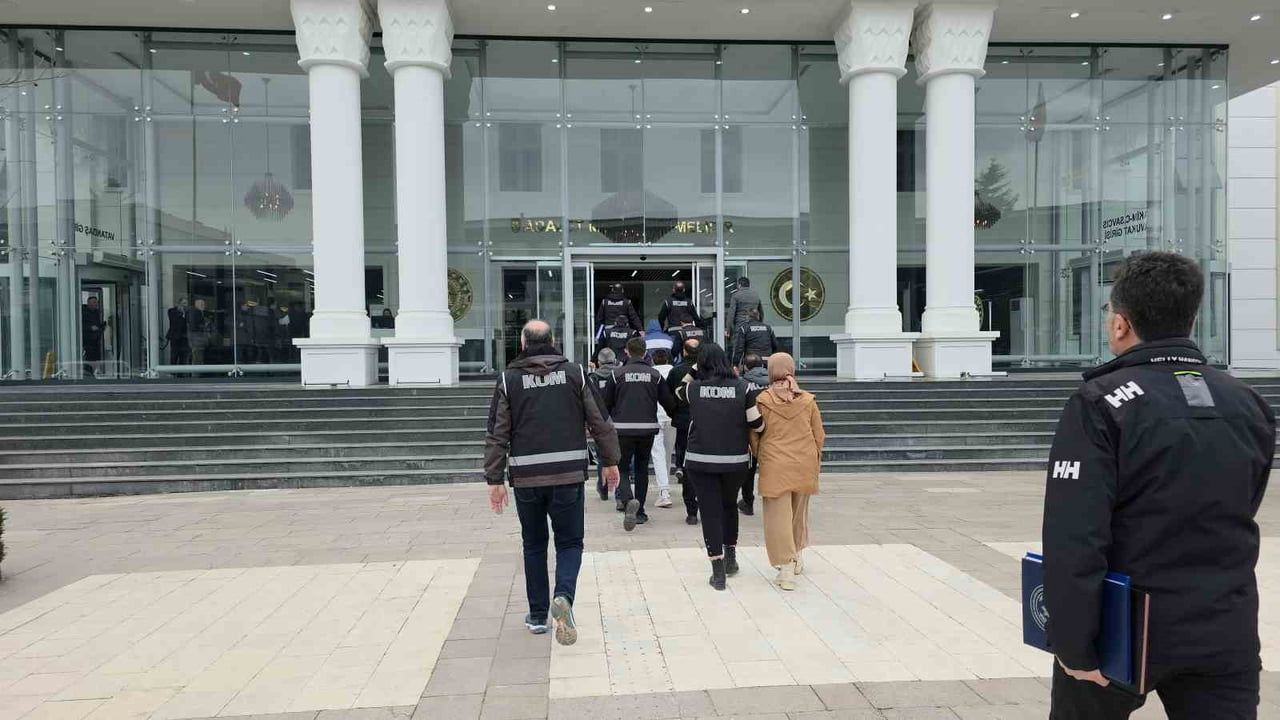 Sahte Kimlikle Arazi Satışına Son: 4 Tutuklama