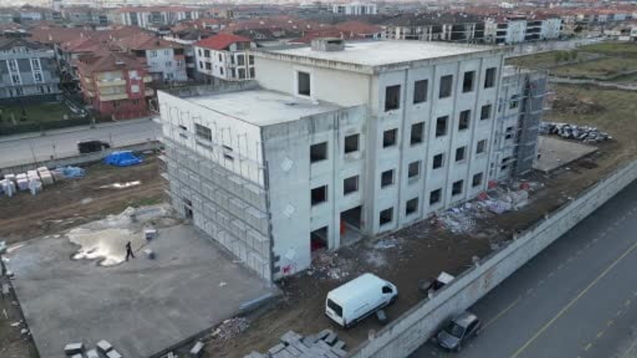 Sakarya'da Atıl MYO Binası Yeniden İnşa Ediliyor