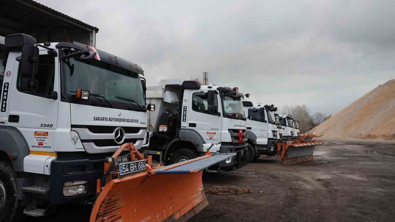 Sakarya'da Kışa Hazırlık: 49 Araç ve 98 Personel Görevde