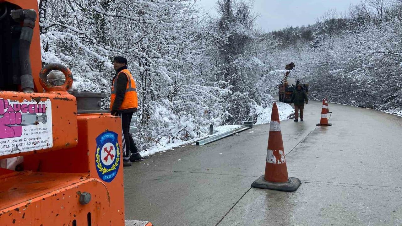 Sakarya'da Oto Korkuluk Montajı Tamamlandı