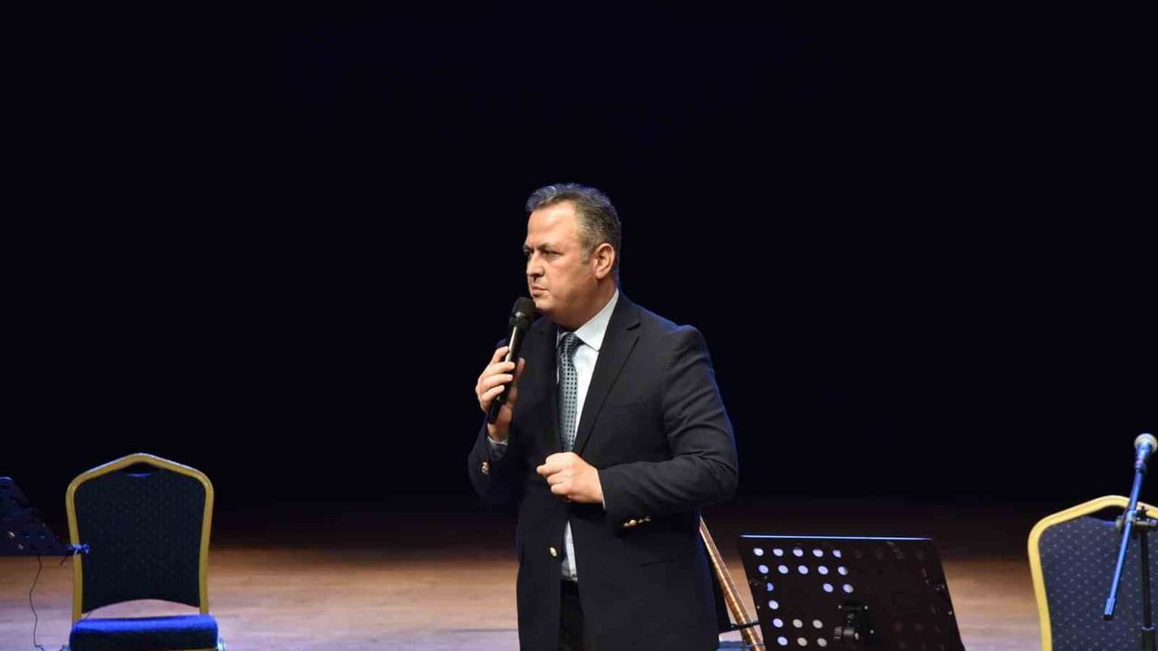 Salih Gündoğdu’dan Unutulmaz Türkü Şöleni