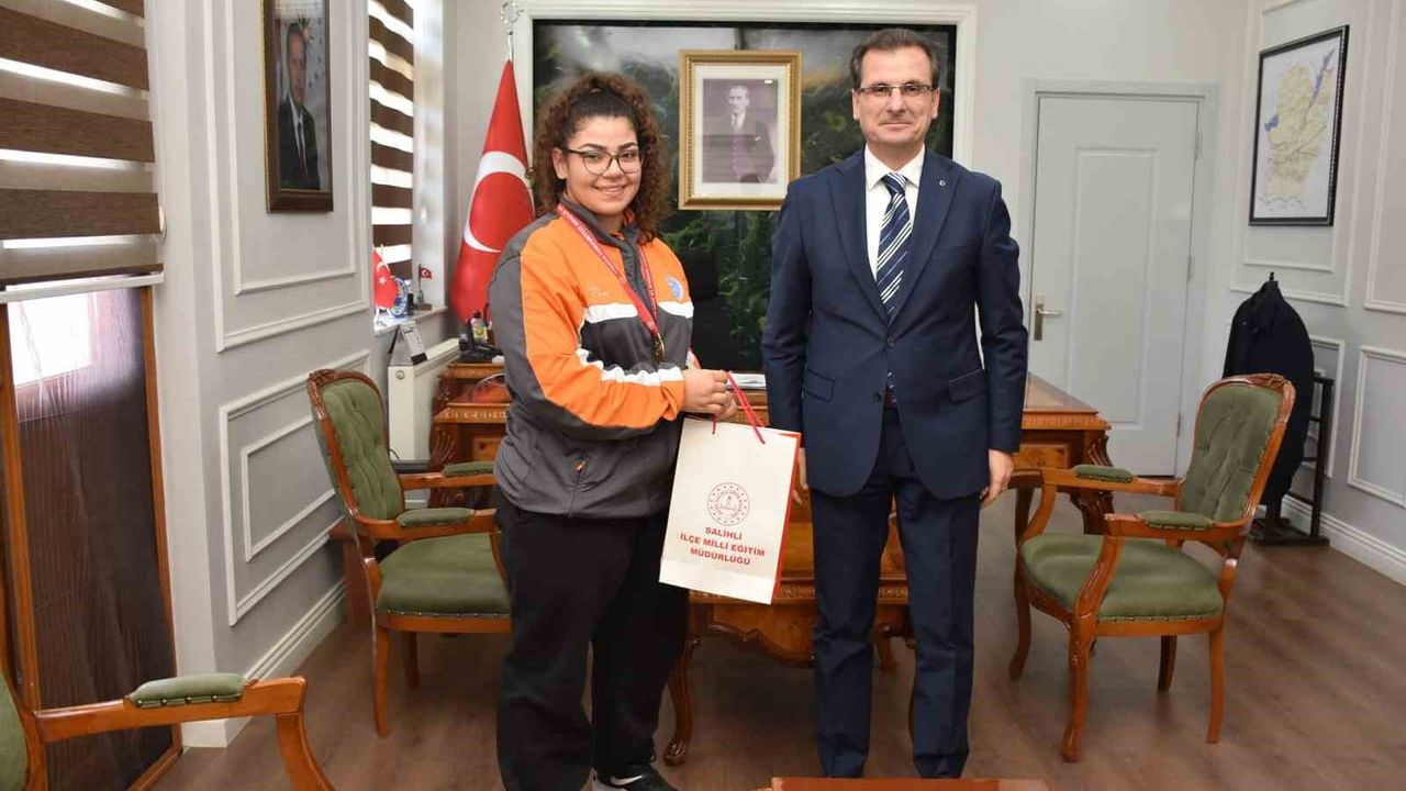 Salihli Kaymakamı Güldoğan, Judo Türkiye Şampiyonu Öğrenciyi Ağırladı