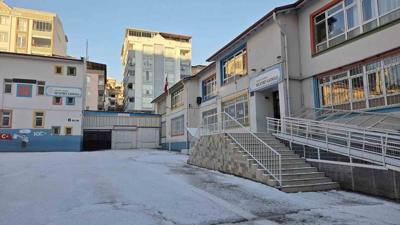 Samsun'da Eğitime Kar Engeli