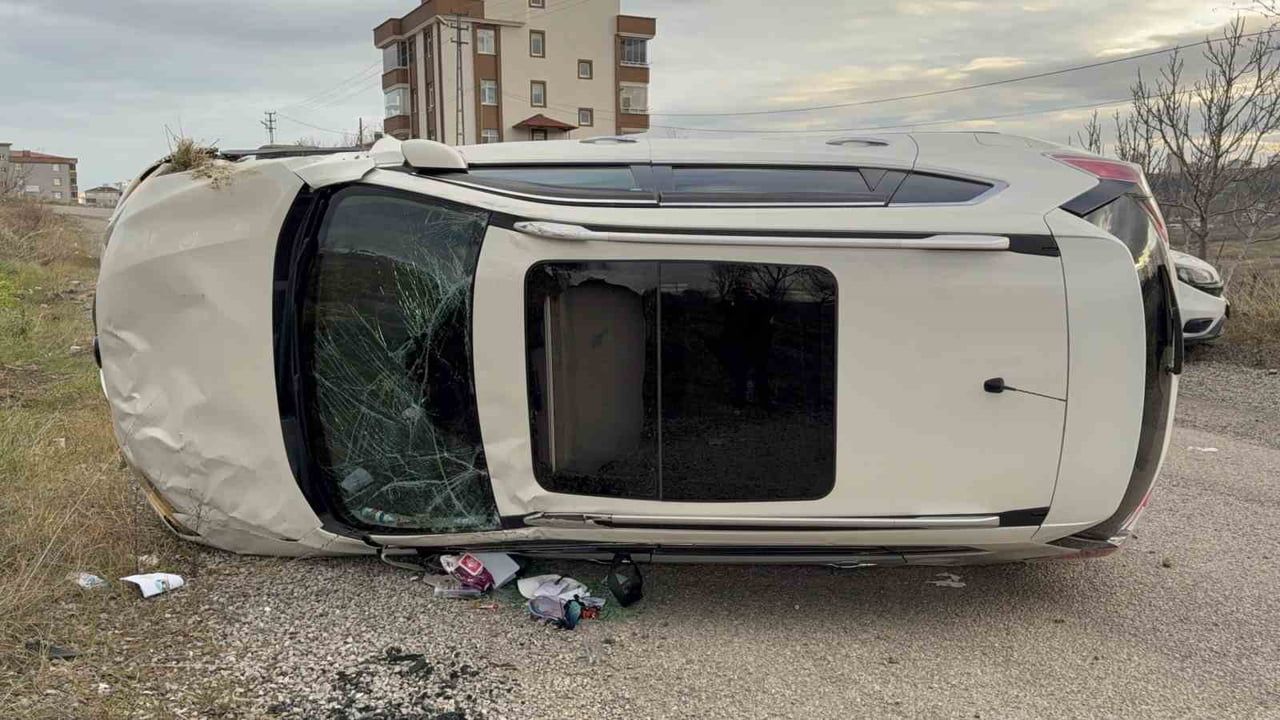 Samsun'da Takla Atan Araçta Üç Yaralı