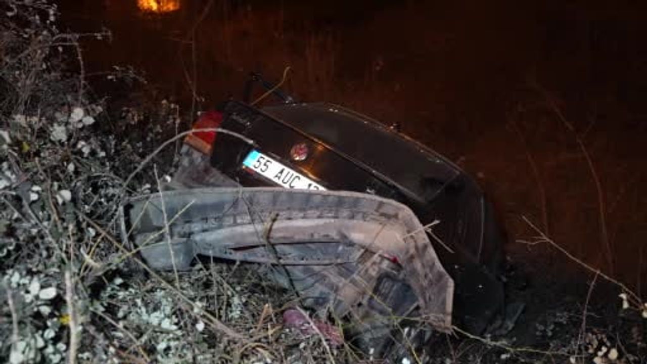 Samsun'da Trafik Kazası: Otomobil 3 Metre Aşağı Düştü