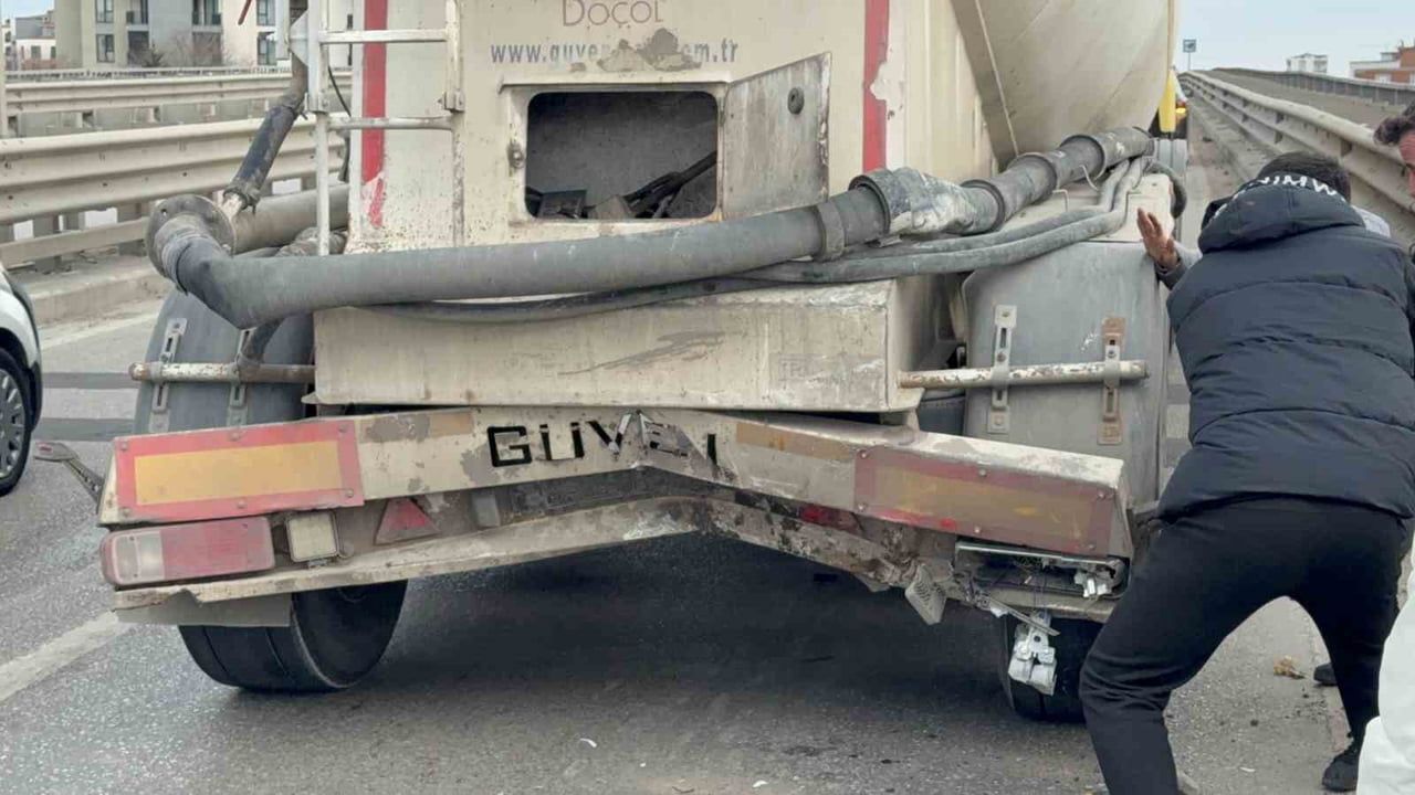 Samsun'da Viyadük Üzerinde Trafik Kazası: 1 Yaralı