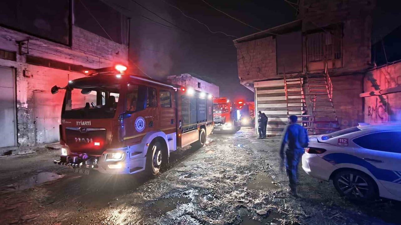 Şanlıurfa'da İş Yerinde Yangın