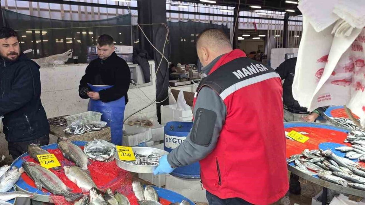 Sarıgöl'de Balık Tezgahlarına Denetim Uygulanıyor