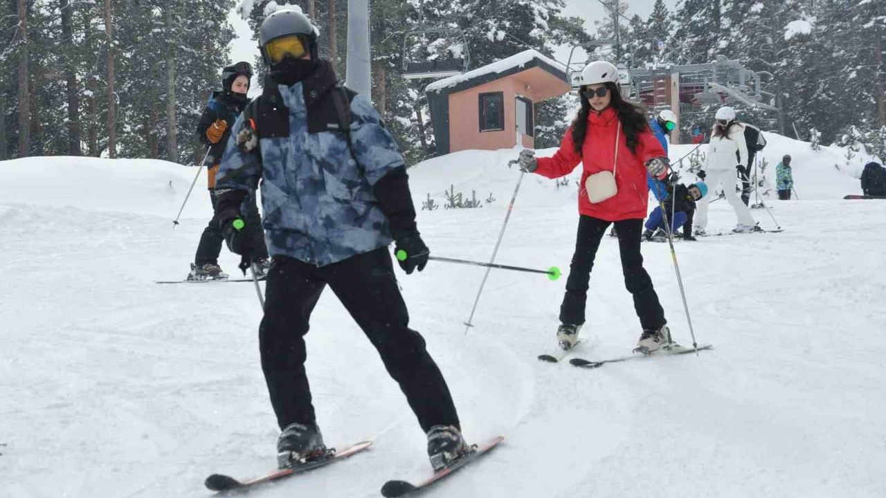 Sarıkamış Kayak Merkezi'nde Sömestir Heyecanı