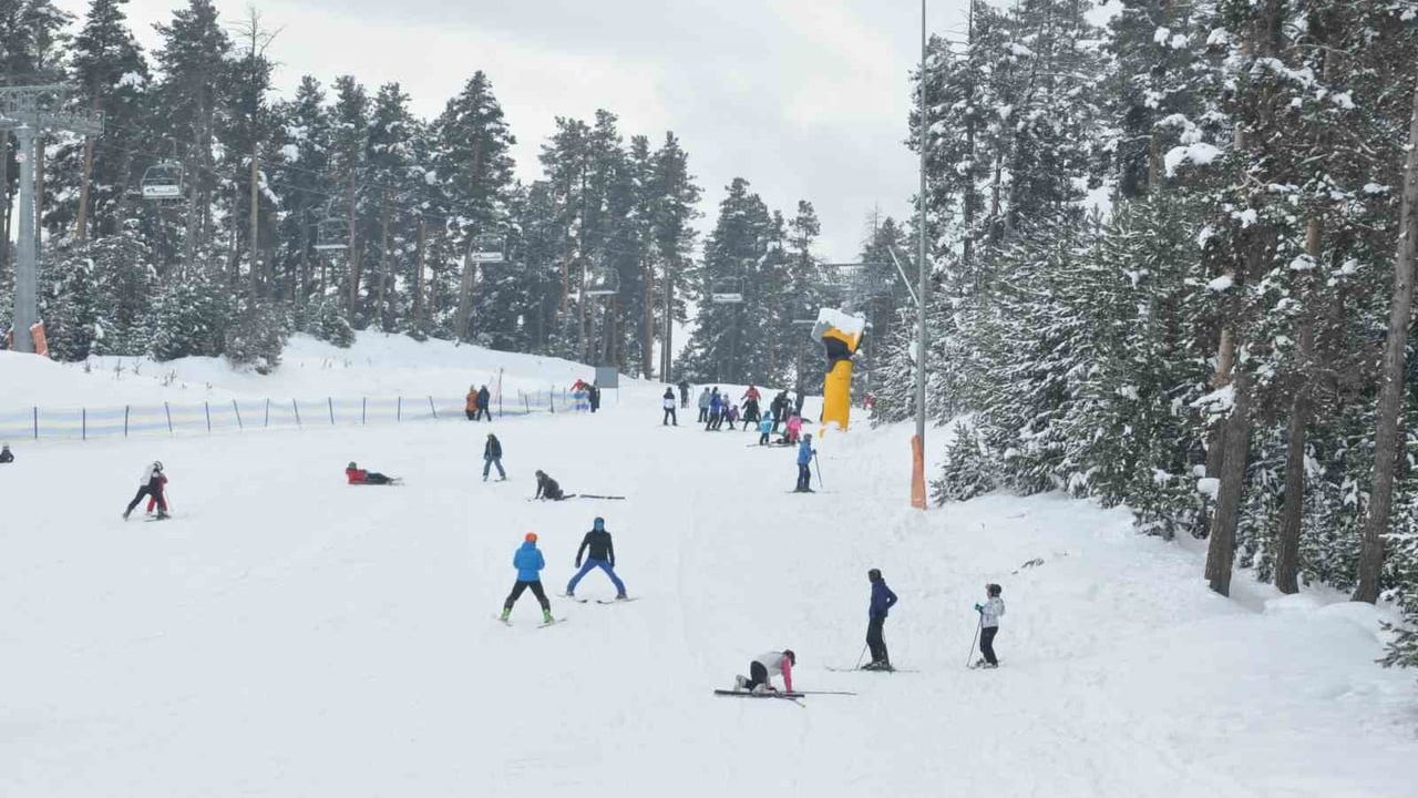Sarıkamış Kayak Merkezi'nde Yoğun Sezon