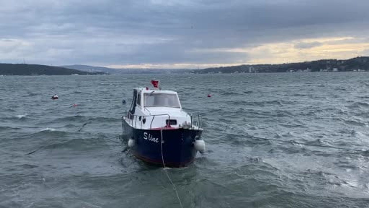Sarıyer'de Şiddetli Lodos Sonrası Tekne Kurtarma Operasyonu