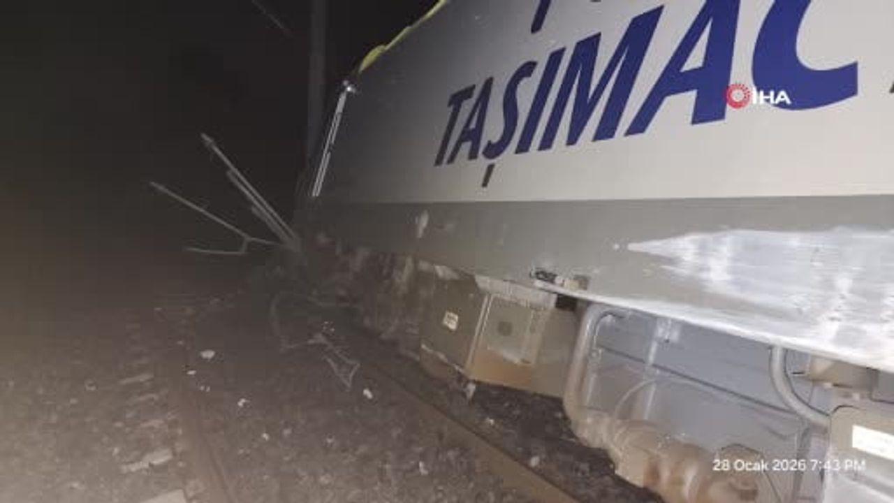 Savaştepe'deki Heyelan: Trende Raydan Çıkma Olayı