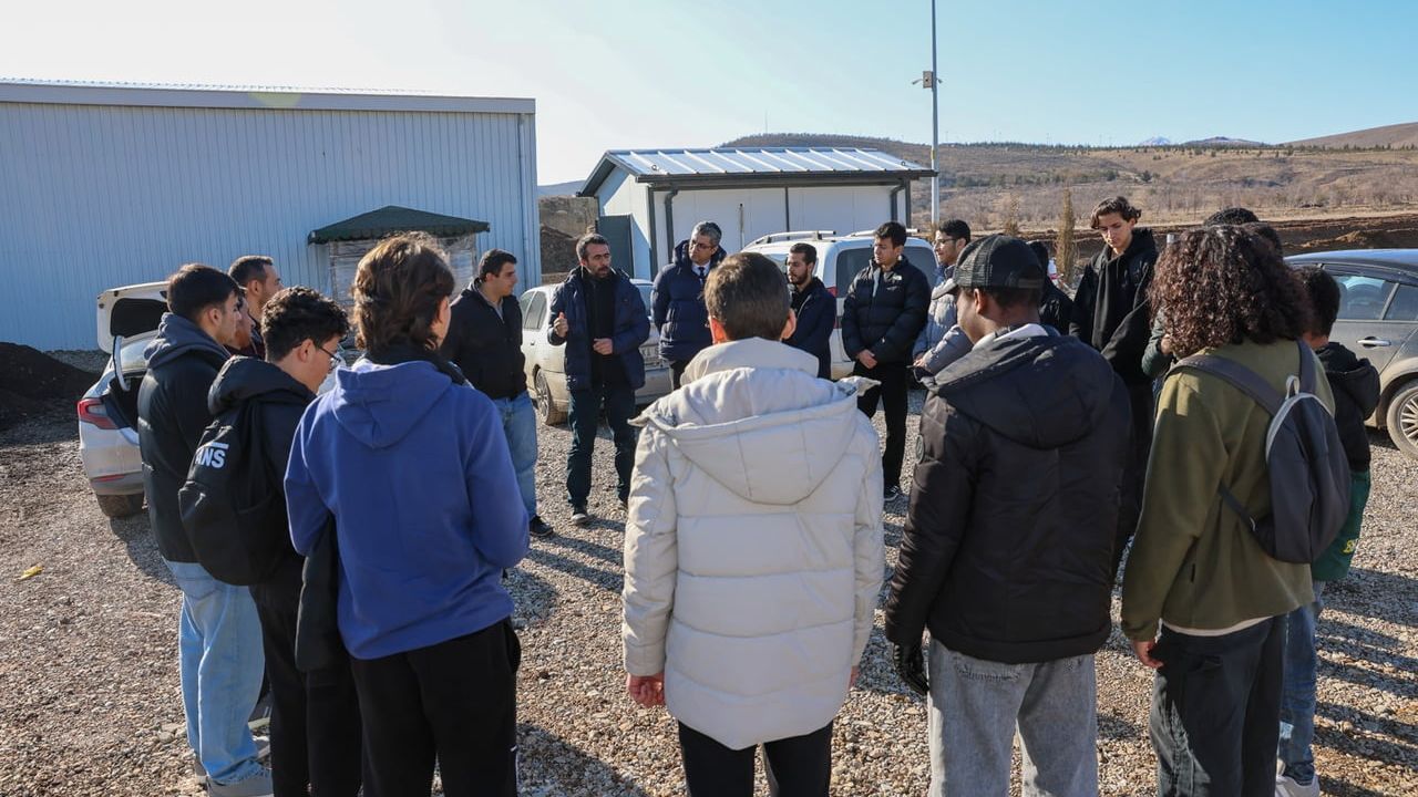 Selçuklu Belediyesi'nin Kompost Üretim Tesisine Öğrenci Ziyareti